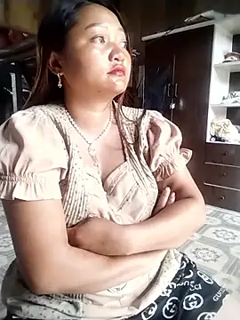 Snapshot of Maiphu246 chatting on 05-18-26, 04:07 Maiphu246 online show from 05-18-26, 04:07
