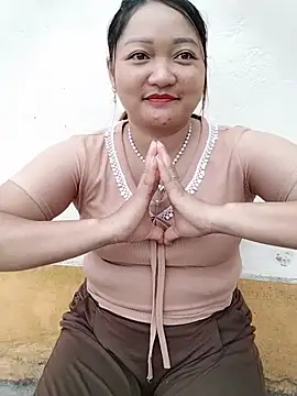 Snapshot of Maiphu246 chatting on 05-23-26, 01:00 Maiphu246 online show from 05-23-26, 01:00