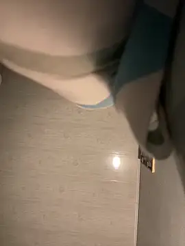 RachelWeisz  online show from 04-28-26, 10:09