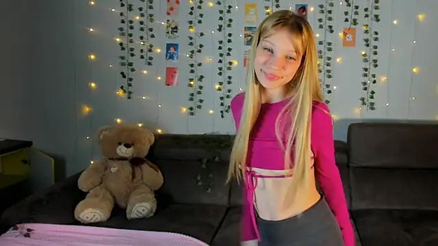 Kiracute18 online show from 03-10-26, 05:18