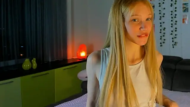 Kiracute18 online show from 03-27-26, 06:29