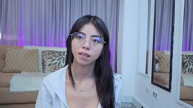 Snapshot of Mia_Naive chatting on 05-27-26, 12:02 Mia Naive online show from 05-27-26, 12:02