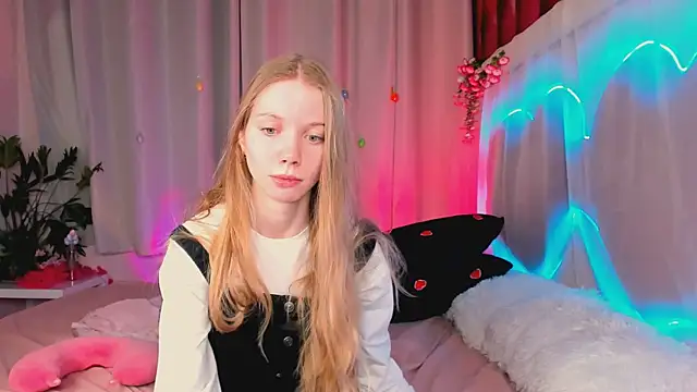 Snapshot of lada2k4 chatting on 06-05-26, 05:03 lada2k4 online show from 06-05-26, 05:03