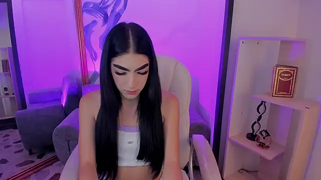 Snapshot of lorraineHunter chatting on 05-19-26, 01:17 lorraineHunter online show from 05-19-26, 01:17