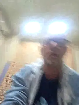 pareja47 online show from 04-22-26, 07:55