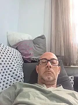 Snapshot of pareja47 chatting on 05-02-26, 03:06 pareja47 online show from 05-02-26, 03:06