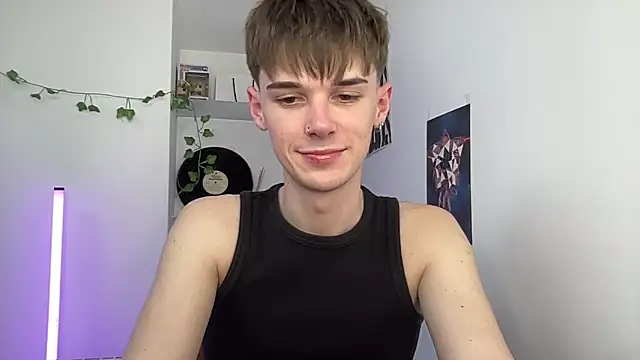 Snapshot of YourMilkyGuy chatting on 05-11-26, 03:18 YourMilkyGuy online show from 05-11-26, 03:18