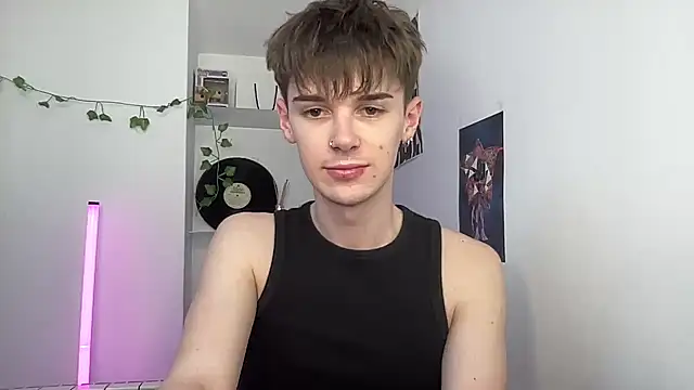 Snapshot of YourMilkyGuy chatting on 05-30-26, 04:04 YourMilkyGuy online show from 05-30-26, 04:04