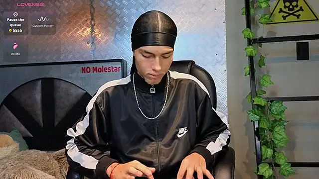 ItsZairen online show from 03-12-26, 03:23