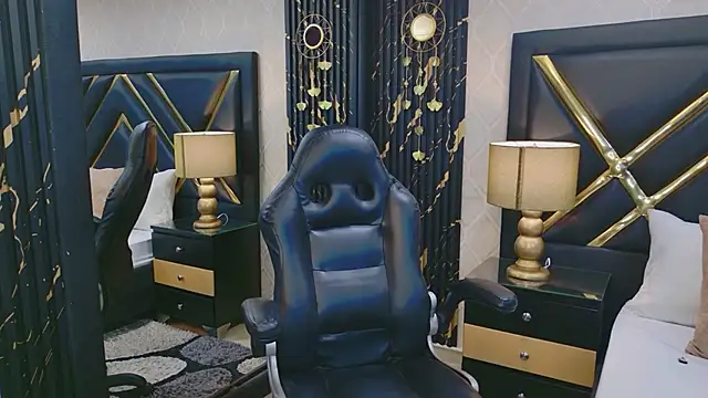 LaurenHazell online show from 04-22-26, 03:31