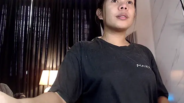 Snapshot of Mooree_naba chatting on 11-14-25, 11:13 Mooree naba online show from 11-14-25, 11:13