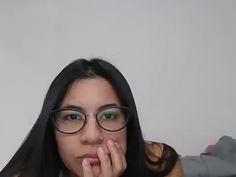 Snapshot of Agusgold22 chatting on 03-25-26, 02:01 Agusgold22 online show from 03-25-26, 02:01