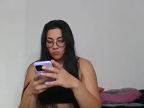 Snapshot of Agusgold22 chatting on 03-28-26, 05:01 Agusgold22 online show from 03-28-26, 05:01