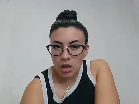 Snapshot of Agusgold22 chatting on 04-01-26, 05:32 Agusgold22 online show from 04-01-26, 05:32