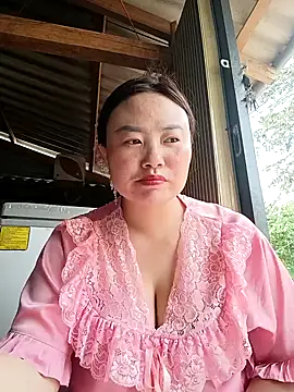 Snapshot of lisn-cute chatting on 05-07-26, 01:55 lisn-cute online show from 05-07-26, 01:55