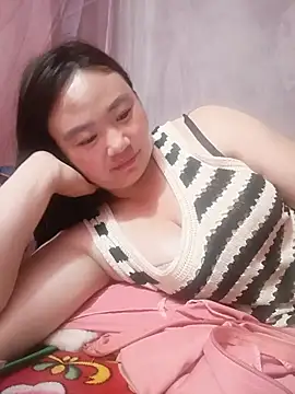 Snapshot of lisn-cute chatting on 05-21-26, 01:29 lisn-cute online show from 05-21-26, 01:29