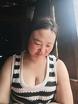Snapshot of lisn-cute chatting on 05-22-26, 05:36 lisn-cute online show from 05-22-26, 05:36