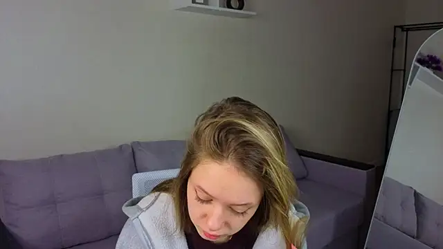 Snapshot of Mini_Allice chatting on 02-20-26, 01:02 Mini Allice online show from 02-20-26, 01:02