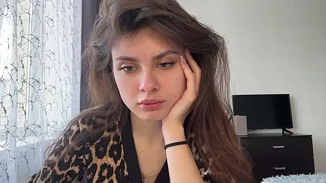 VennieMiramontez online show from 05-19-26, 12:11