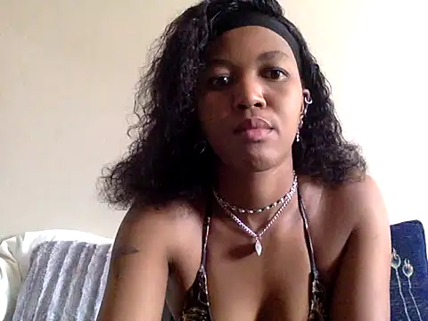 Snapshot of kentrella04 chatting on 03-18-26, 02:20 kentrella04 online show from 03-18-26, 02:20