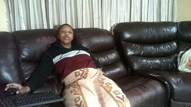 Caramel-Diva online show from 04-17-26, 05:49