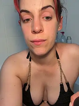 Snapshot of Roxysophie chatting on 06-06-26, 05:45 Roxysophie online show from 06-06-26, 05:45