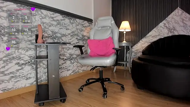 AmandaSilkHeels online show from 04-14-26, 06:47