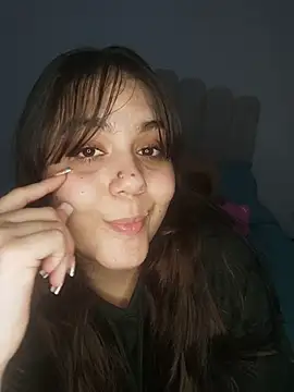 Snapshot of its_lauu_ chatting on 05-07-26, 05:35 its lauu online show from 05-07-26, 05:35
