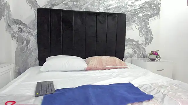 JazminMonroee  online show from 04-28-26, 05:12