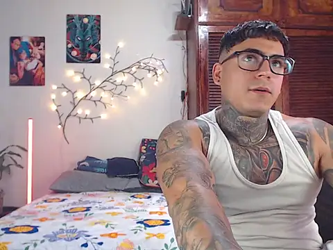 maxstrom111 online show from 04-29-26, 06:47