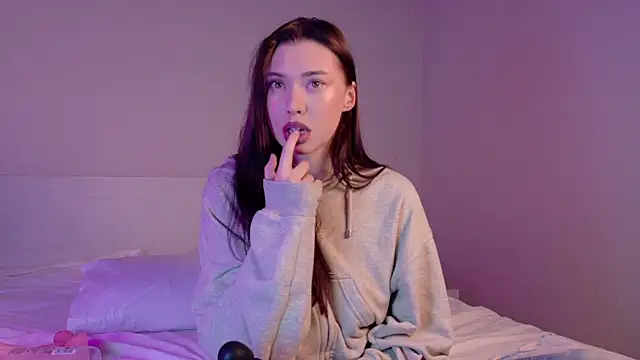 gwenonl1ne online show from 04-02-26, 01:31