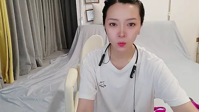 Snapshot of xiaojie_jie chatting on 07-04-26, 04:13 xiaojie jie online show from 07-04-26, 04:13