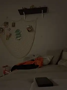 LaraHolt online show from 03-06-26, 09:00