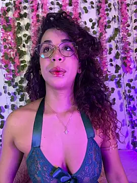 Woo isDaphne online show from 02-23-26, 11:35