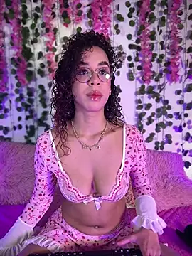 Woo isDaphne online show from 02-27-26, 11:05