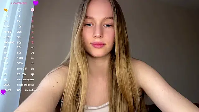Snapshot of Viktoria_Vibes chatting on 05-08-26, 03:17 Viktoria Vibes online show from 05-08-26, 03:17
