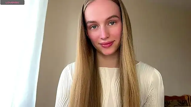 Snapshot of Viktoria_Vibes chatting on 05-18-26, 03:18 Viktoria Vibes online show from 05-18-26, 03:18