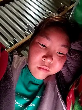 Yiyoongg online show from 03-20-26, 01:32