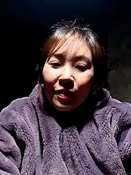 Yiyoongg online show from 03-22-26, 12:19