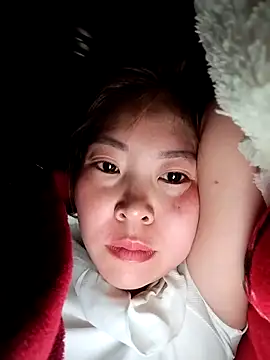 Yiyoongg online show from 04-18-26, 10:43