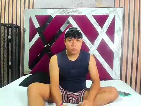 Snapshot of AdrianWalker chatting on 02-10-26, 05:11 AdrianWalker online show from 02-10-26, 05:11