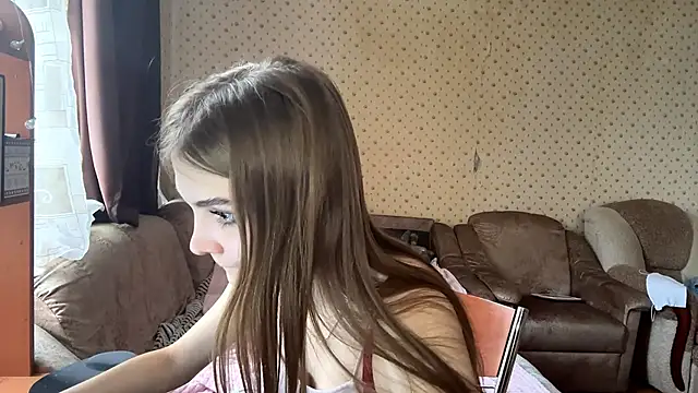 Snapshot of Babysmall_girl chatting on 02-08-26, 11:46 Babysmall girl online show from 02-08-26, 11:46