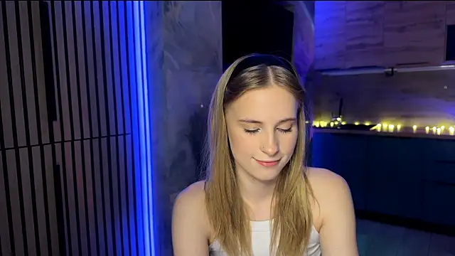 Snapshot of amily_sunray chatting on 05-11-26, 04:15 amily sunray online show from 05-11-26, 04:15