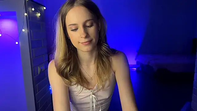 Snapshot of amily_sunray chatting on 06-16-26, 07:05 amily sunray online show from 06-16-26, 07:05