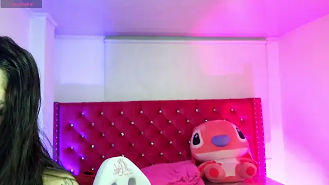 Snapshot of babyy_nicols_m chatting on 06-10-26, 01:17 babyy nicols m online show from 06-10-26, 01:17