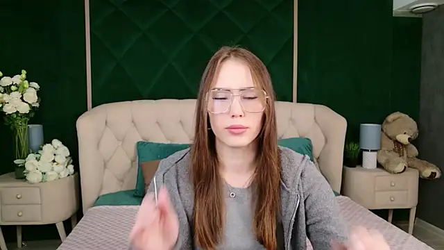 Arielle Vade online show from 04-22-26, 05:10