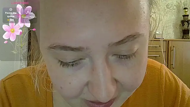 CurvyWild Lady30 online show from 04-12-26, 10:20