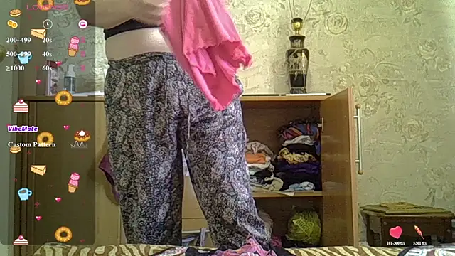 CurvyWild Lady30 online show from 06-18-26, 10:52