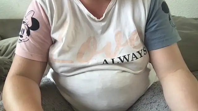 FlirtyFrayaXX online show from 06-08-26, 10:48