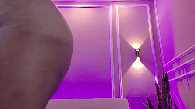 SuzyFox  online show from 04-08-26, 07:36